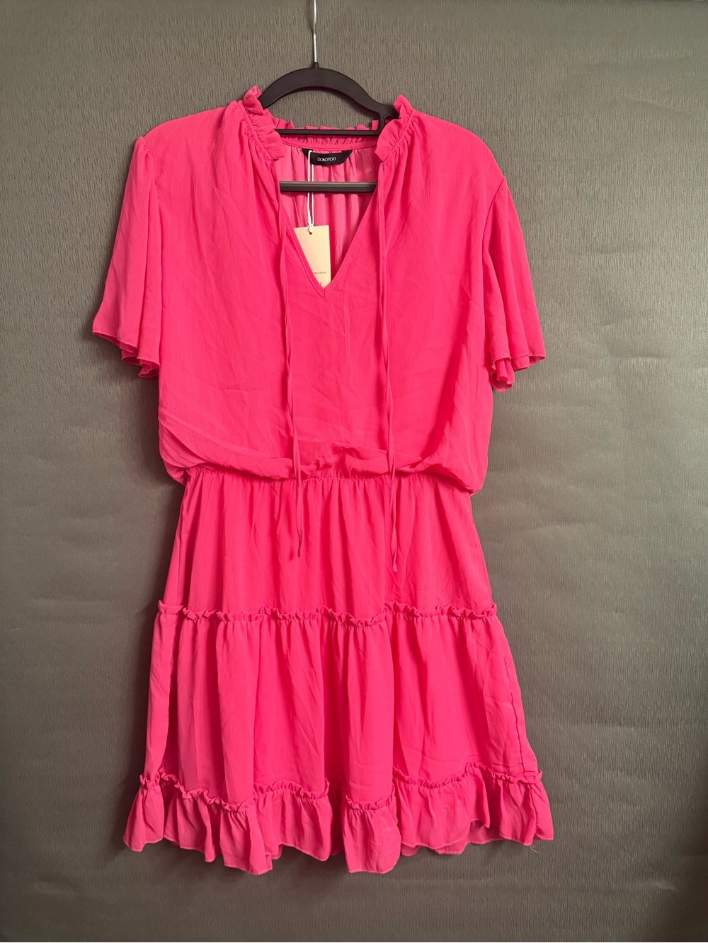 NWT Dokotoo Hot Pink Tiered Mini Dress V-Neck Elastic Waist Size M